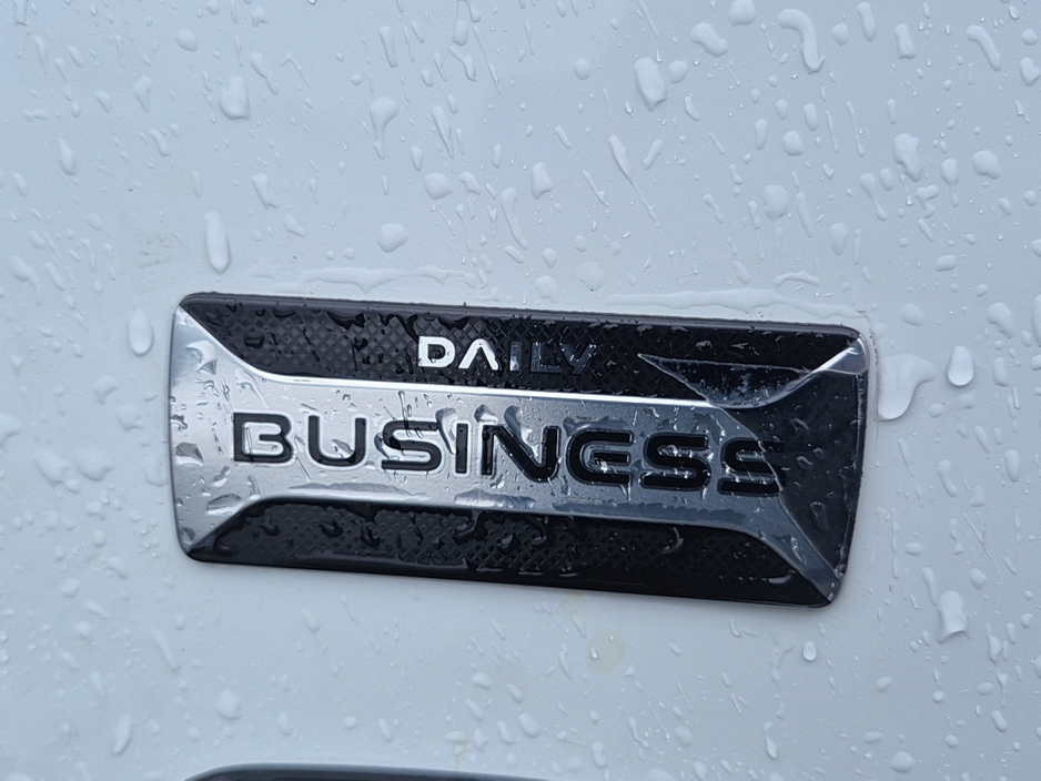 2021 Iveco Daily T35-140  Tipper with 3 seats in front and flashing beacon lights, only 39,000 miles.