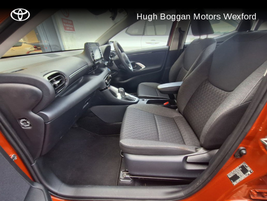 2023 Toyota Yaris HYBRID LUNA, RIDICOUSLY LOW MILEAGE! €24,495