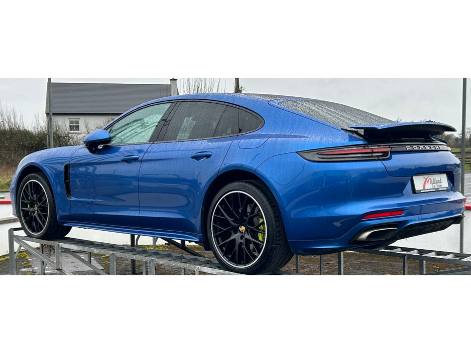 2018 Porsche Panamera - image 4