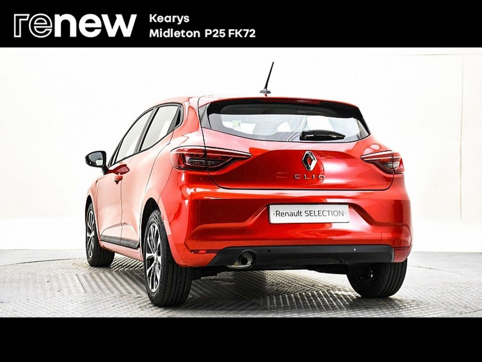 2023 Renault Clio - image 3