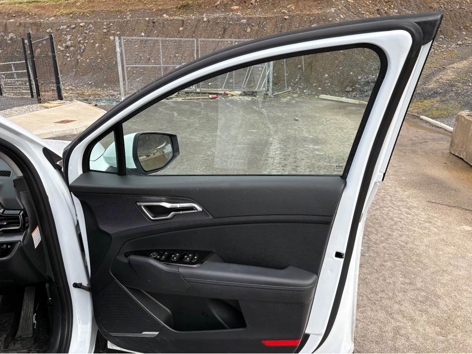 2023 Kia Sportage - image 17