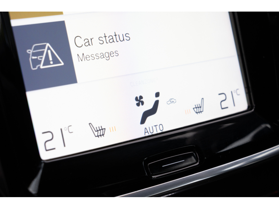 2018 Volvo S90 - image 21