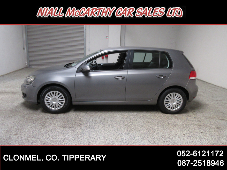 2010 Volkswagen Golf - image 9