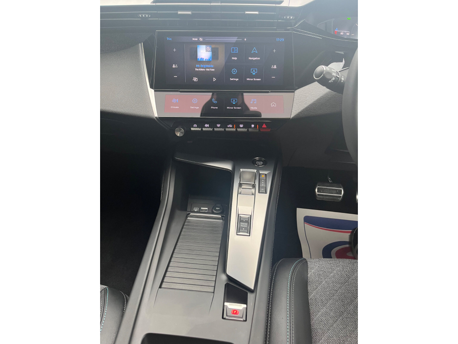 2025 Peugeot 408 - image 11