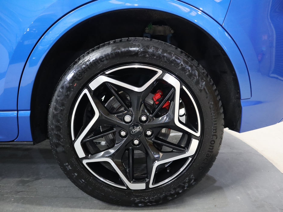 2025 Ford Kuga - image 10