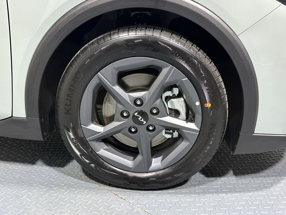 2026 Kia K4 - image 28