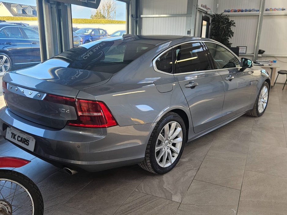 2019 Volvo S90 - image 2