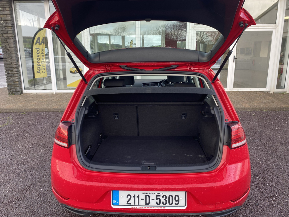 2021 Volkswagen Golf - image 5