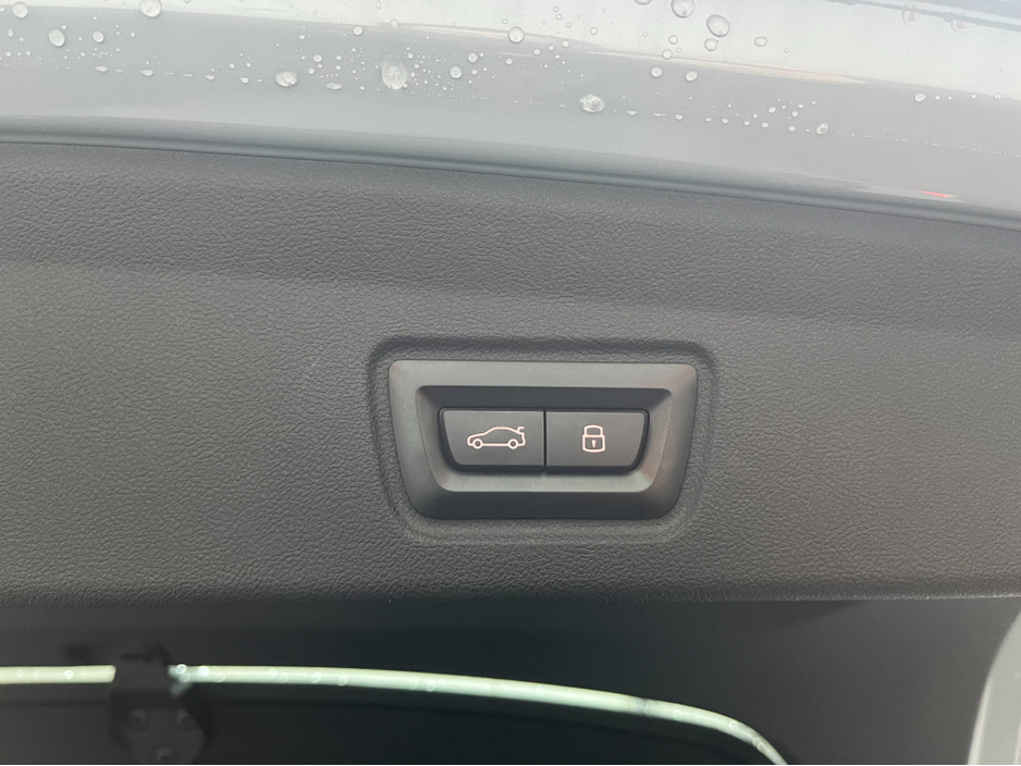 2023 BMW i4 - image 8