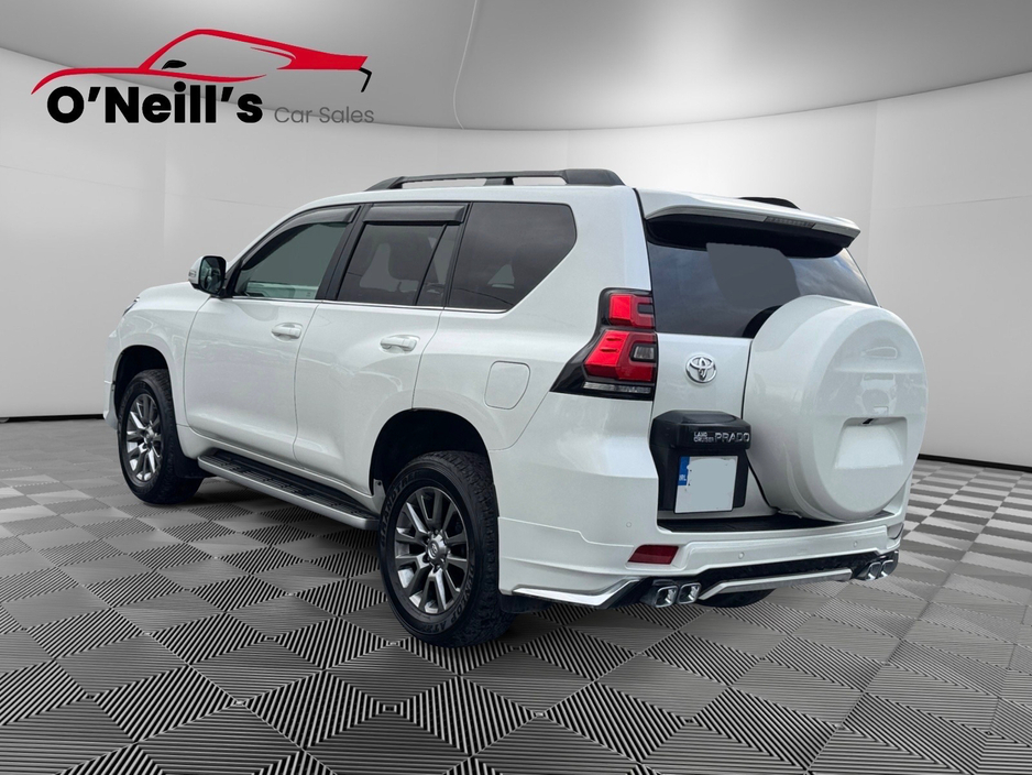 2024 Toyota Landcruiser - image 8