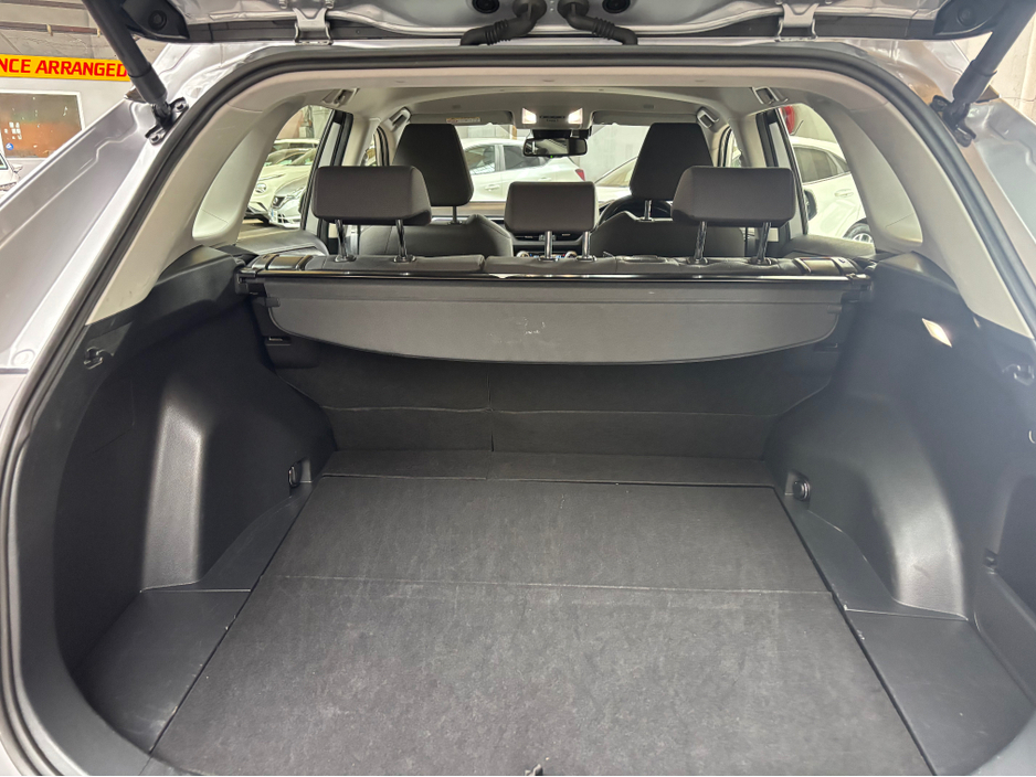 2024 Toyota Rav4 - image 3