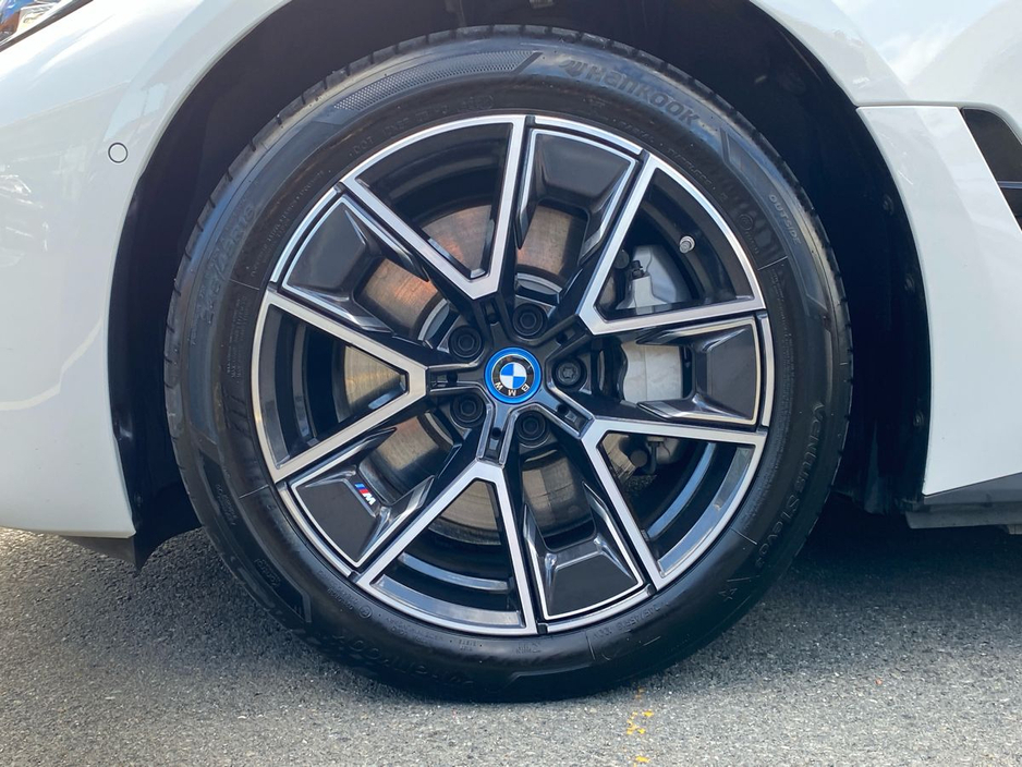 2024 BMW i4 - image 5