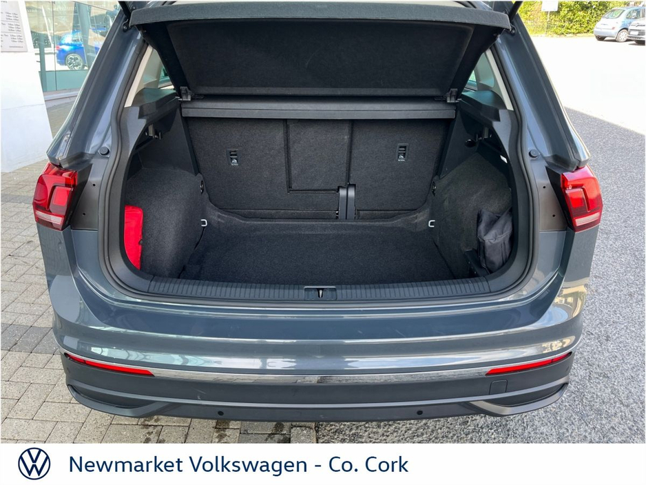 2024 Volkswagen Tiguan - image 10