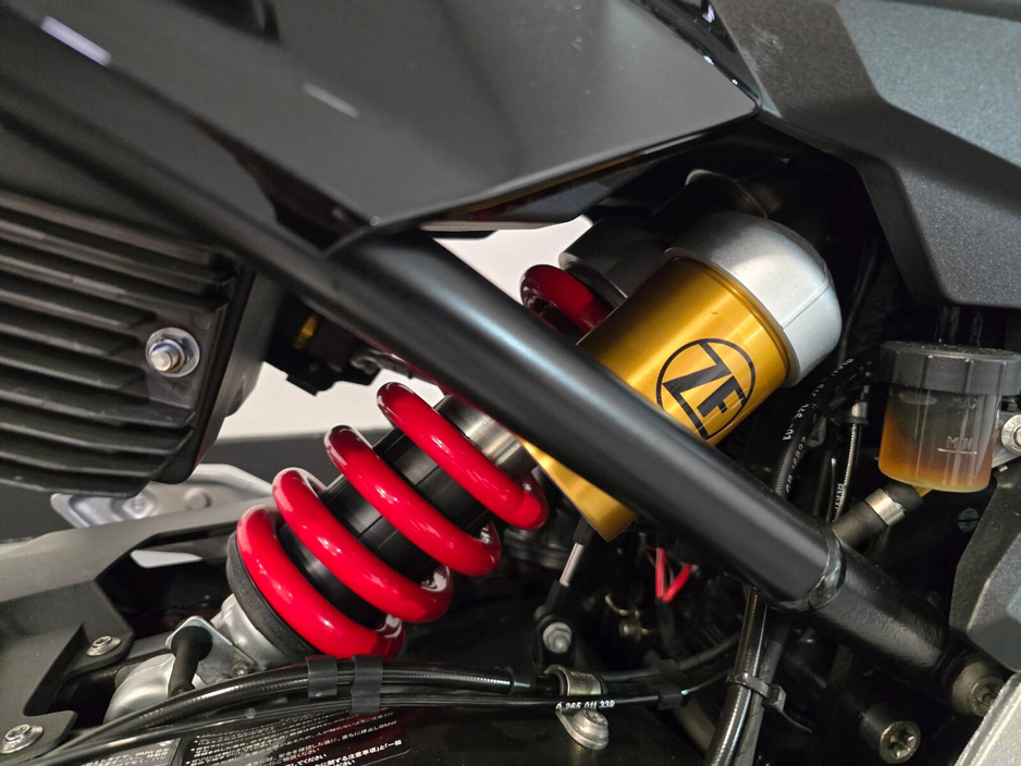 2022 BMW F900R - image 7