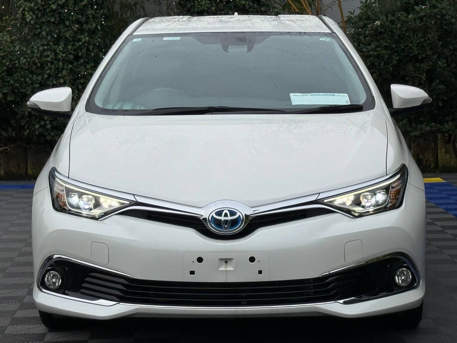 2016 Toyota Auris - image 14