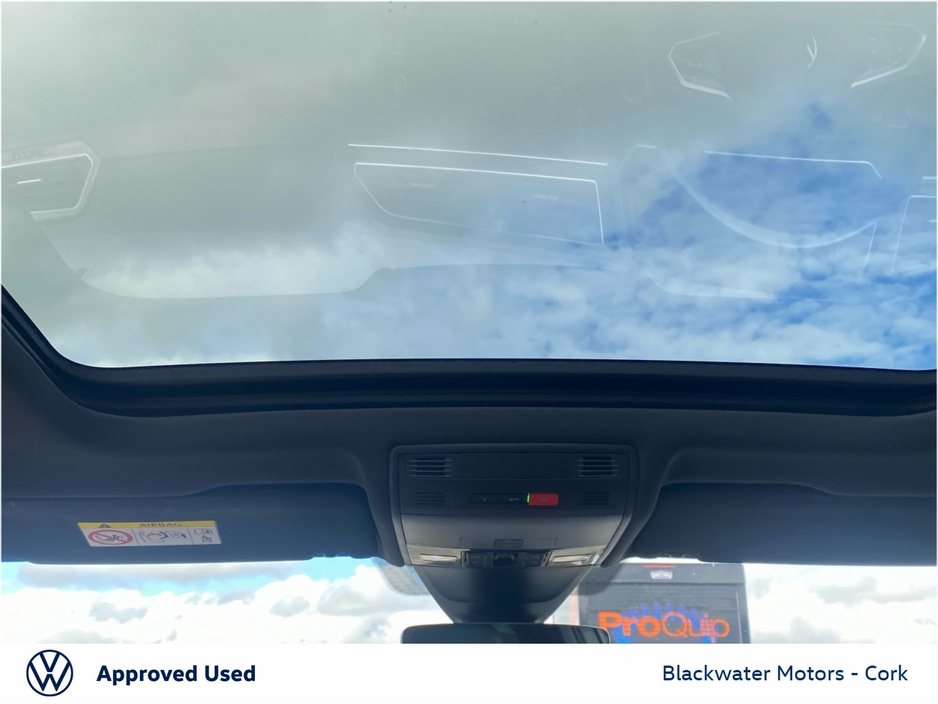 2023 Volkswagen Tiguan - image 21