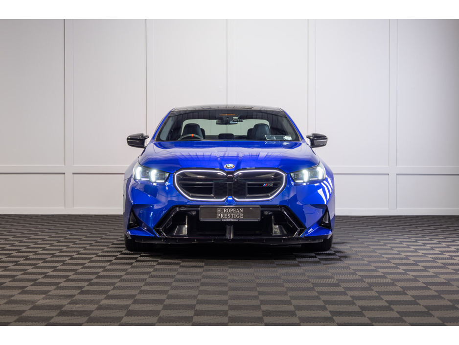 2025 BMW M5 - image 2