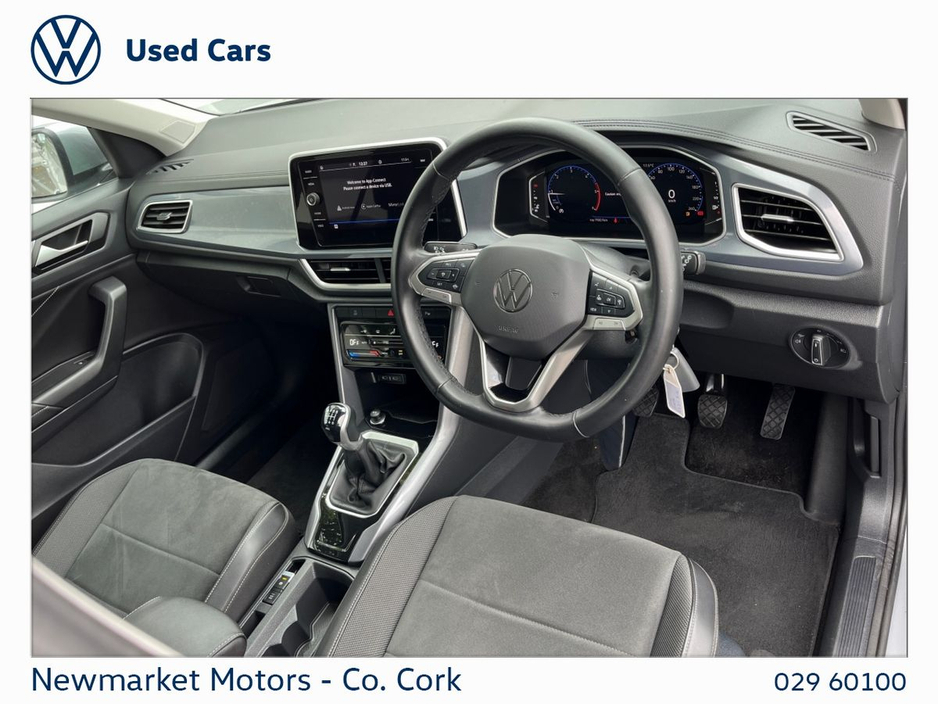 2023 Volkswagen T-Roc - image 11