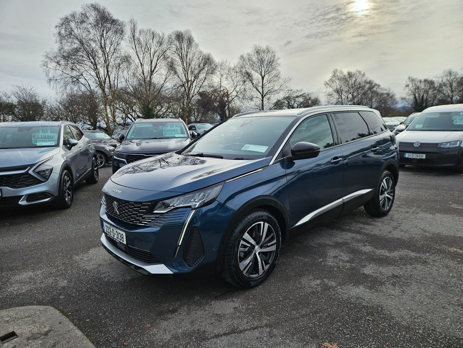 2023 Peugeot 5008 - image 2
