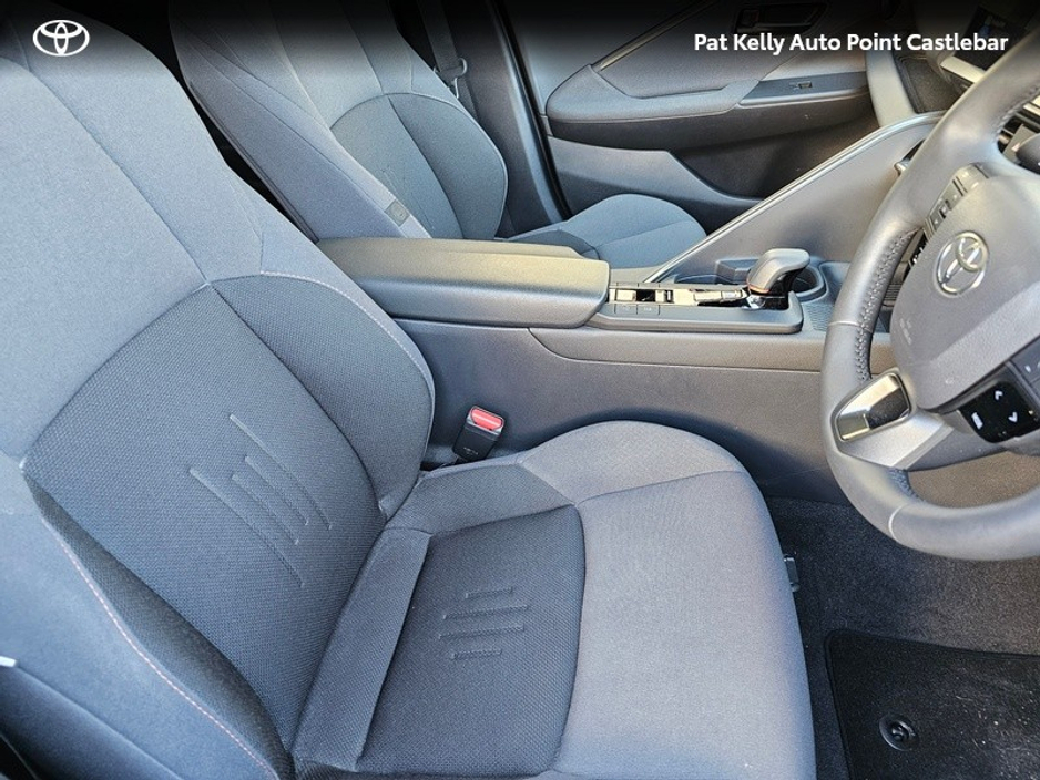 2025 Toyota C-HR - image 12