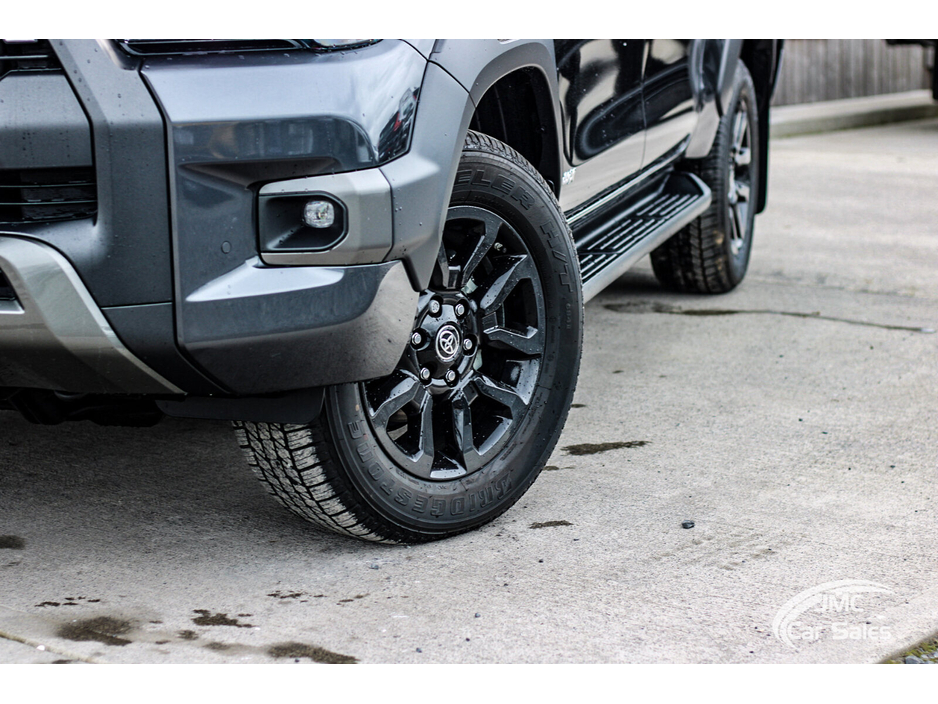 2026 Toyota Hilux - image 2