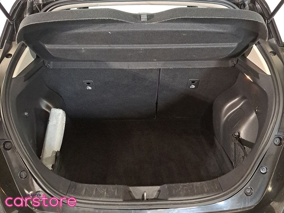 2018 Nissan Leaf - image 18