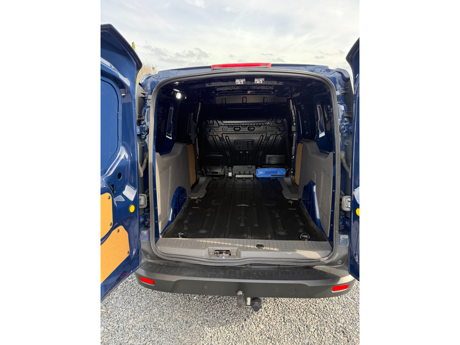2022 Ford Transit Connect - image 7