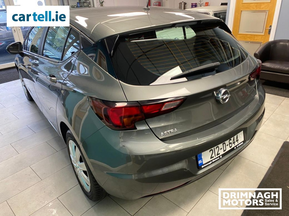 2021 Opel Astra - image 14