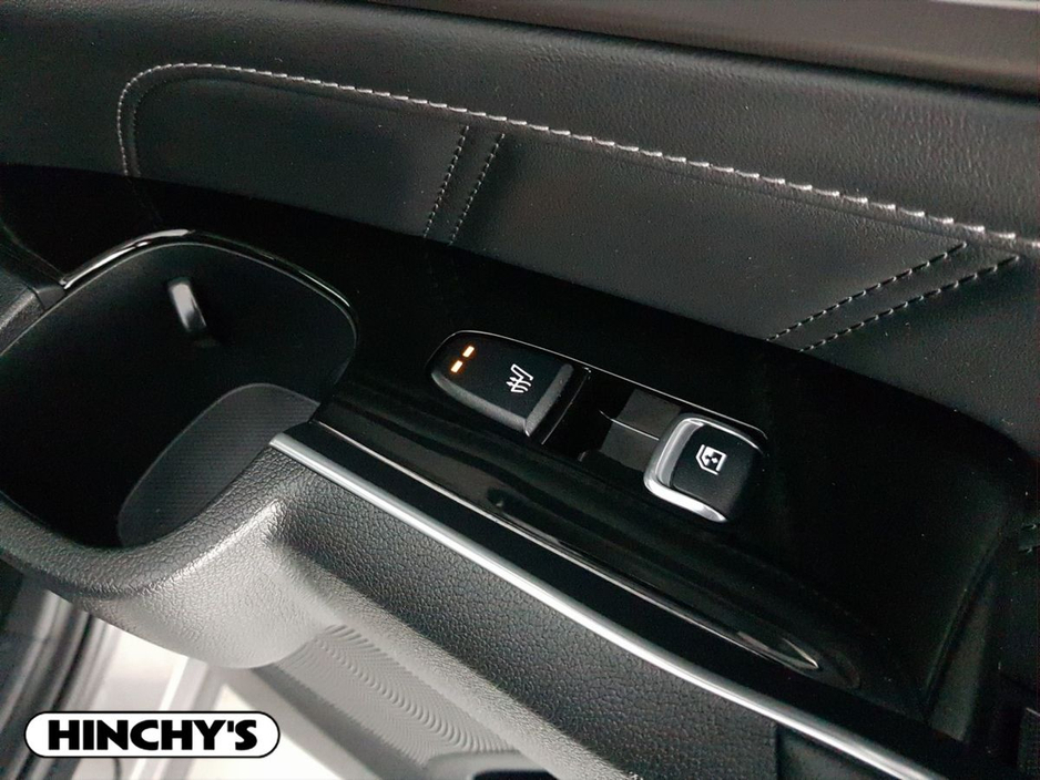 2025 Kia Sorento - image 27