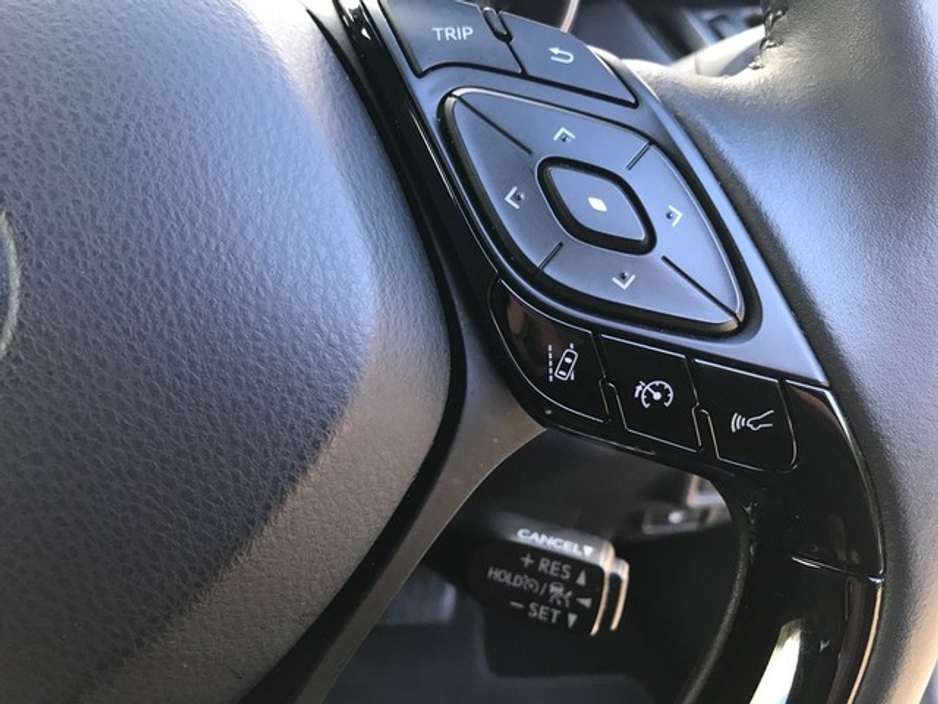 2022 Toyota C-HR - image 15