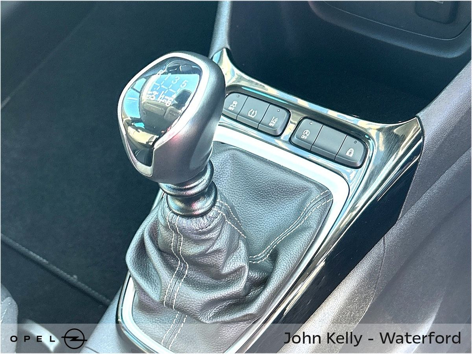 2022 Opel Crossland - image 13