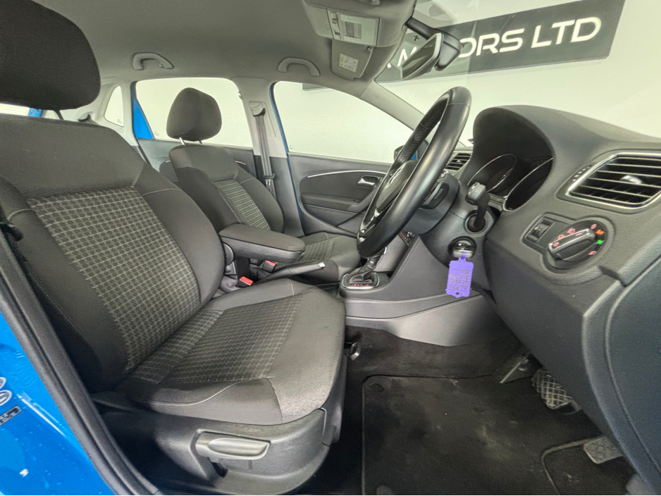 2015 Volkswagen Polo - image 12