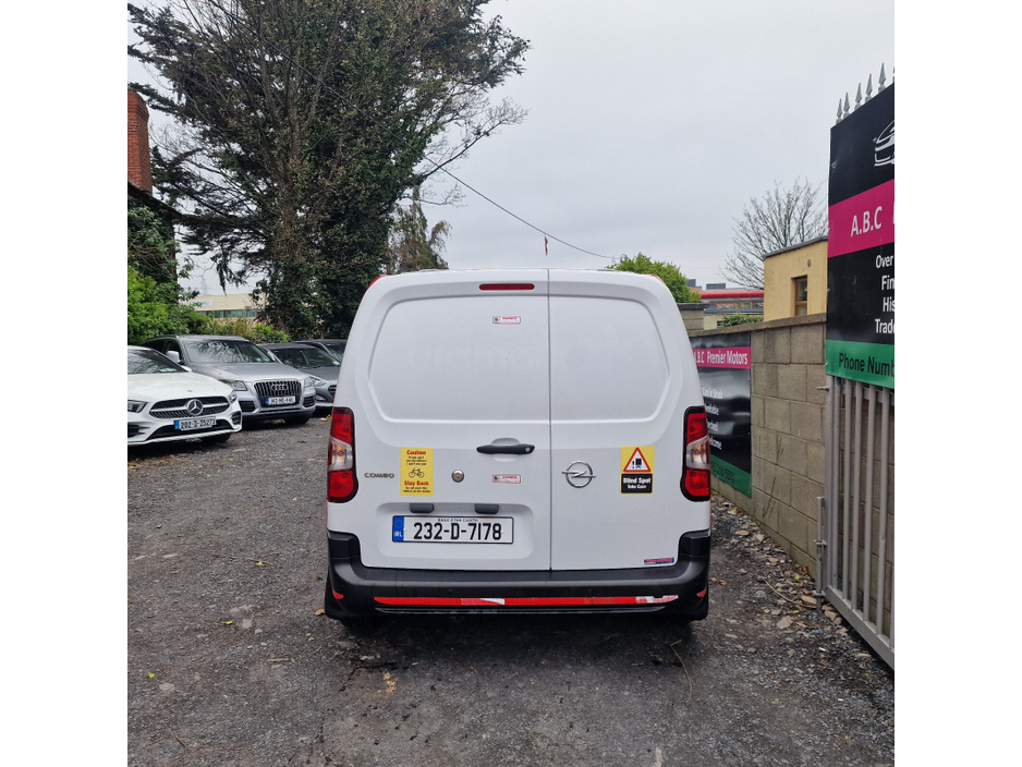2023 Opel Combo - image 7