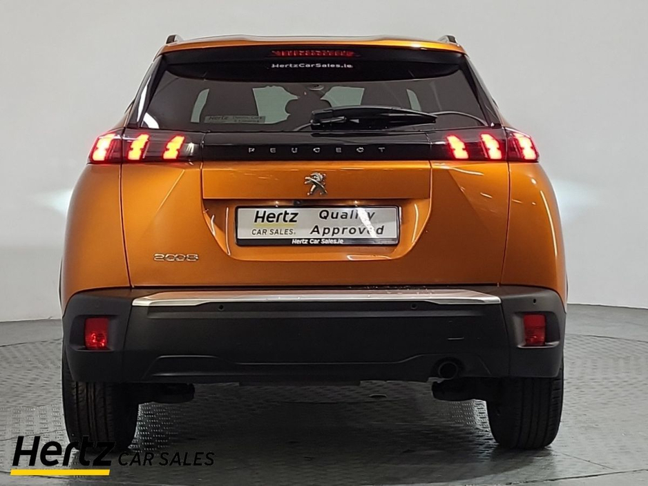 2023 Peugeot 2008 - image 4