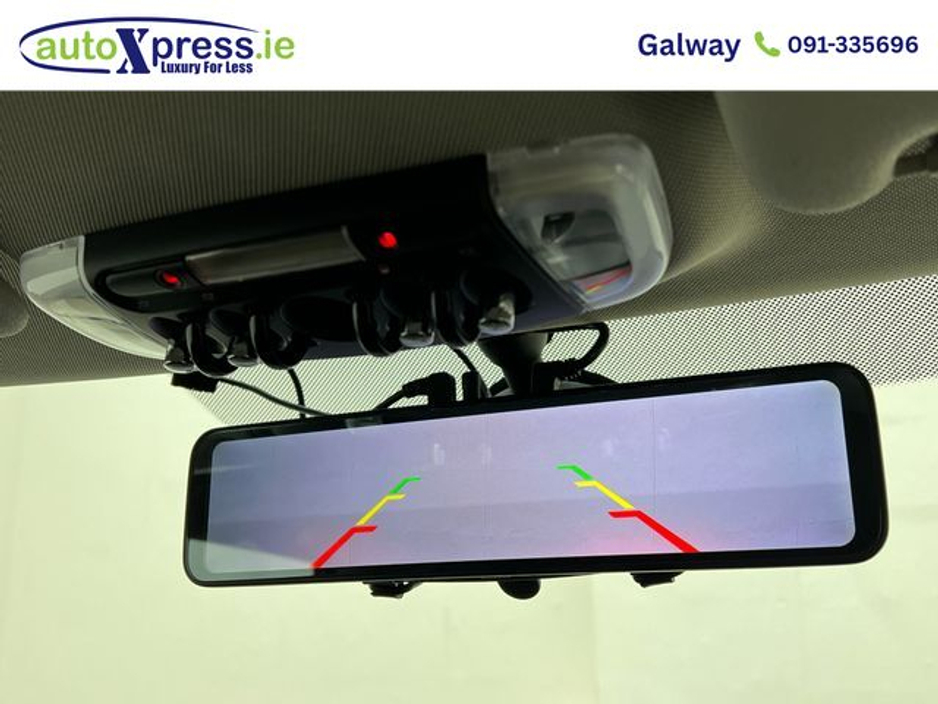 2017 MINI Cooper D - image 18