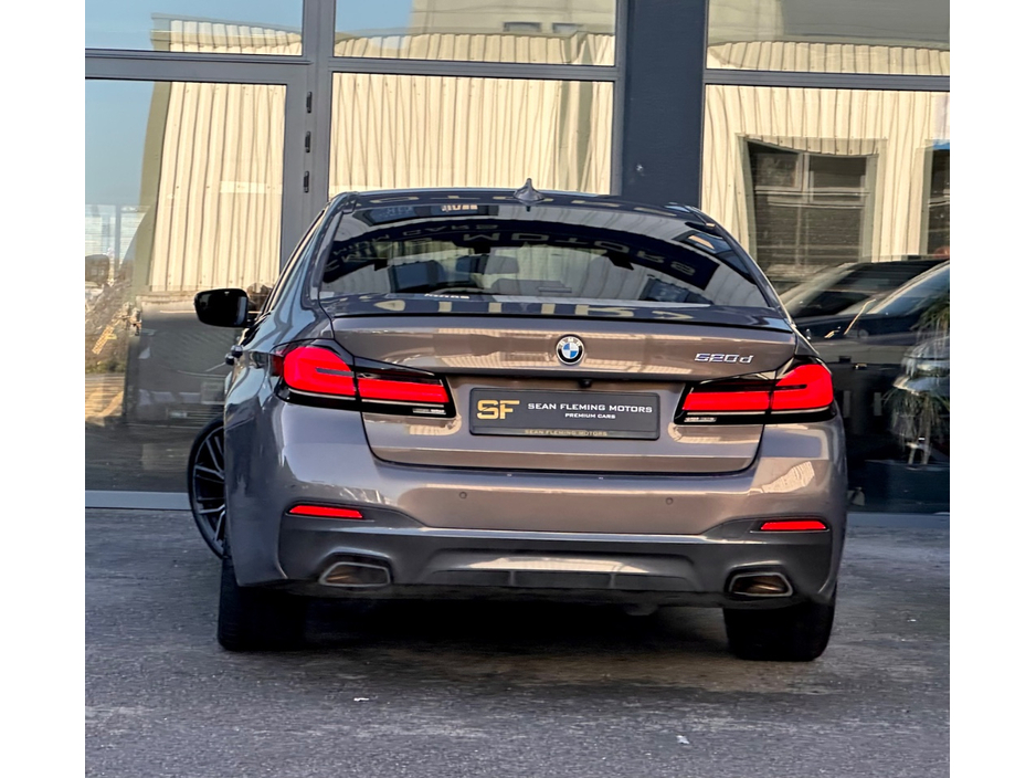 2023 BMW 5 Series - image 24