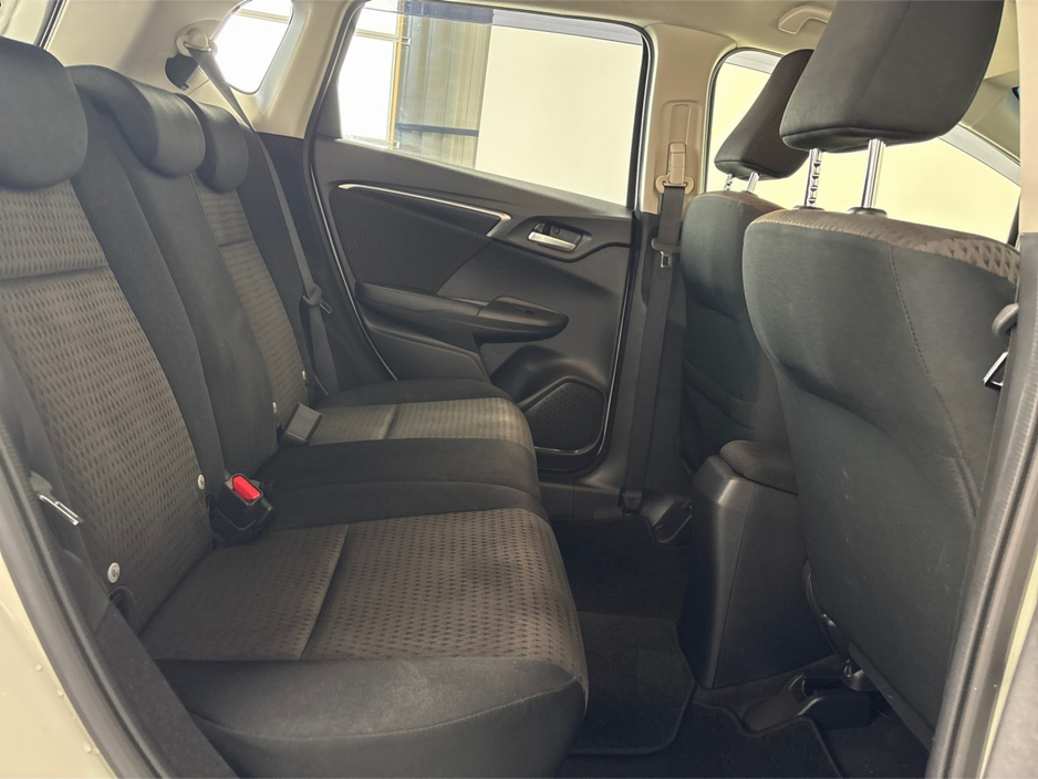 2018 Honda Fit TOUCHSCREEN DISPLAY**MEDIA CONNECTIVITY**KEYLESS START**REVERSE CAMERA**PARKING SENSORS**CRUISE CONTROL**SEMI DIGITAL DASH**LANE ASSIST**EMERGENCY BRAKE ASSIST**AIR CONDITIONING**ELECTRIC WINDOWS** €11,995