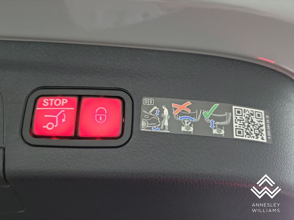 2025 Mercedes-Benz GLE Class - image 33