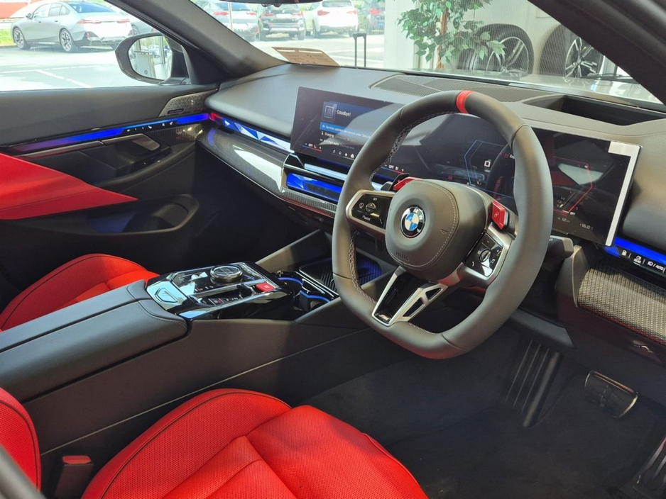 2026 BMW M5 - image 4