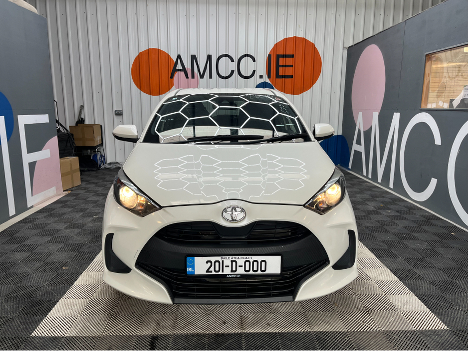 2020 Toyota Yaris - image 6