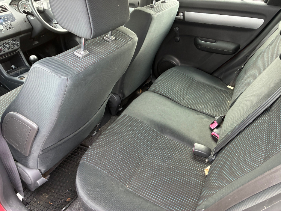 2007 Suzuki Swift - image 22