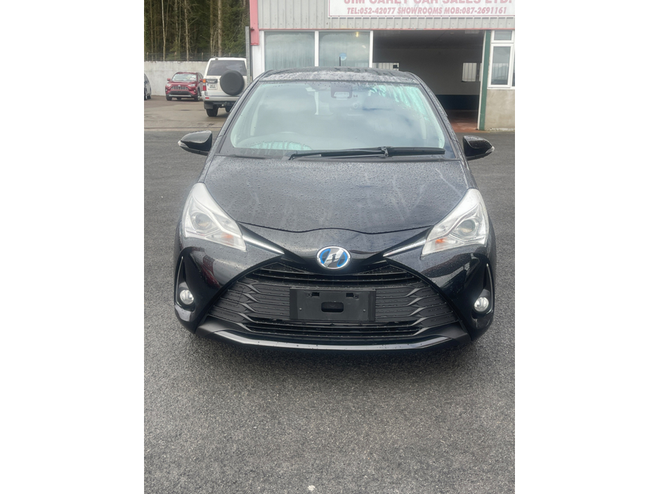 2017 Toyota Yaris - image 2