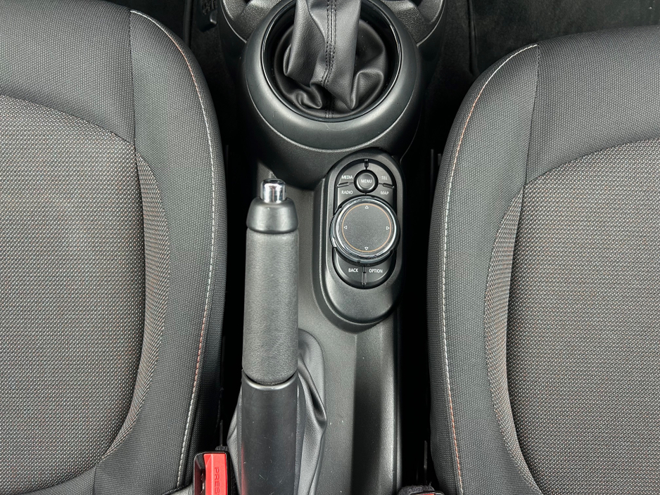 2017 MINI Cooper D - image 15