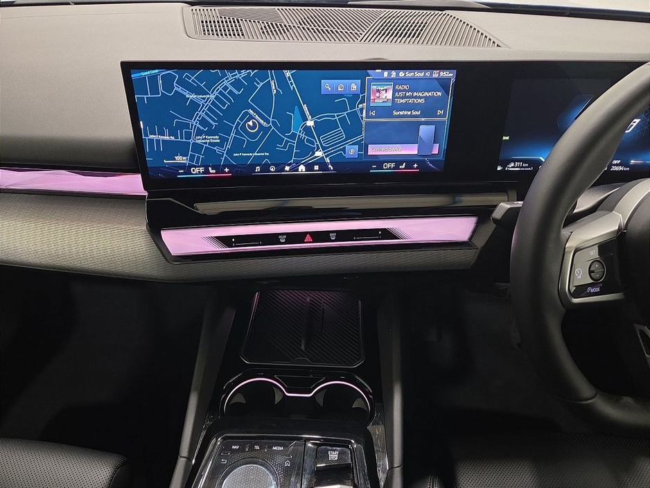 2025 BMW 5 Series - image 19