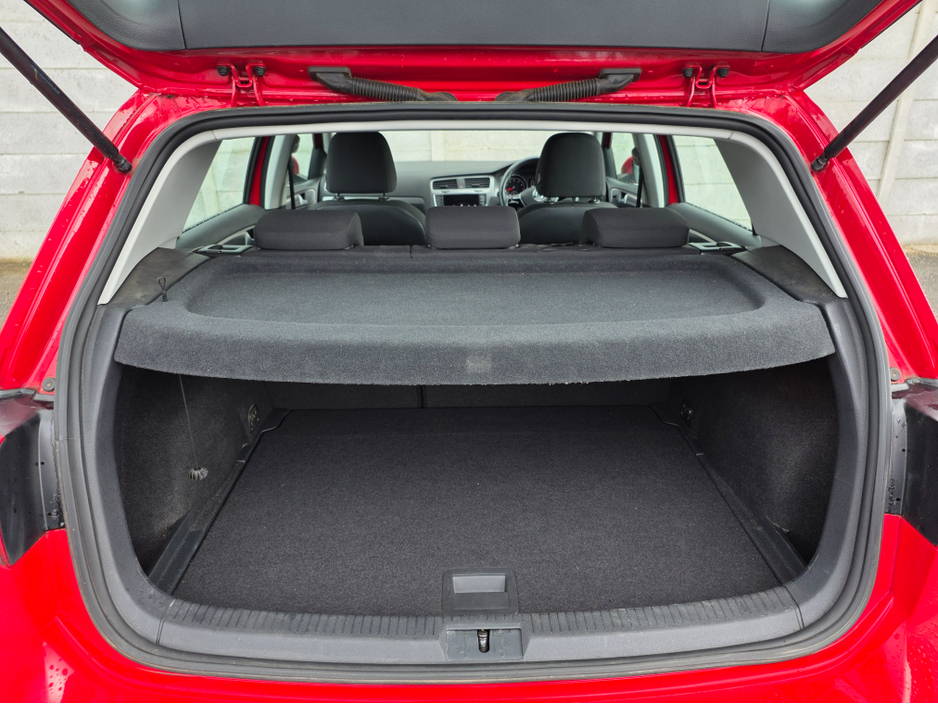 2016 Volkswagen Golf - image 11