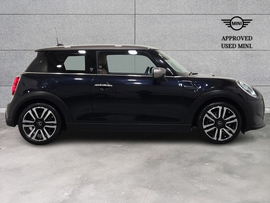 2023 MINI Hatch 3-Door Cooper Exclusive €30,950