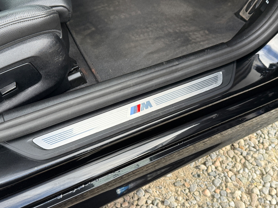 2022 BMW 5 Series - image 20