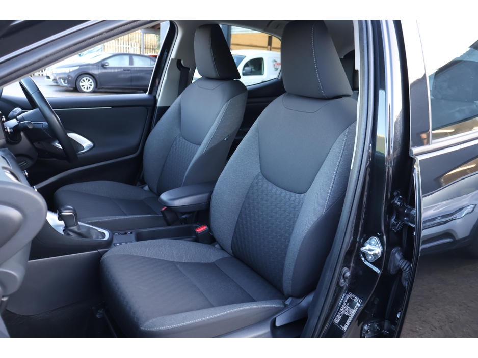 2023 Toyota Yaris HYBRID LUNA 4DR AUTO Great Spec 12 Months Warranty €18,495