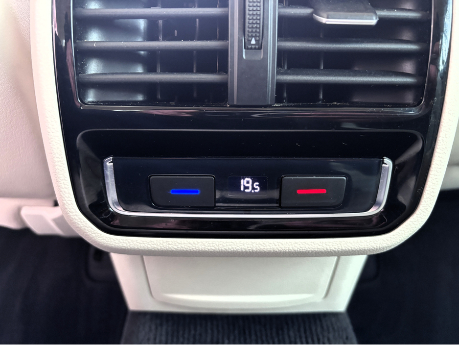 2019 Volkswagen Passat R-LINE 2.0 TDI MANUAL 150HP 4DR €23,950