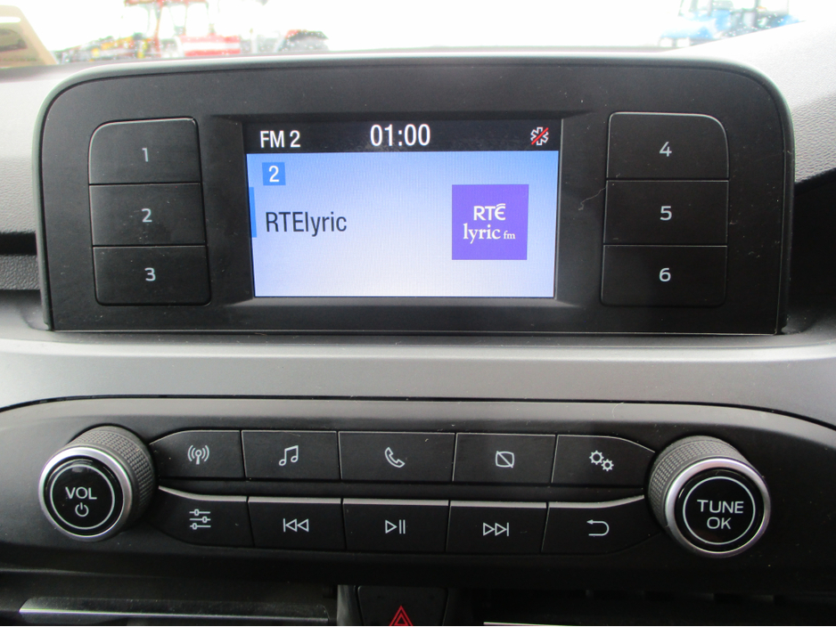 2019 Ford Focus - image 17